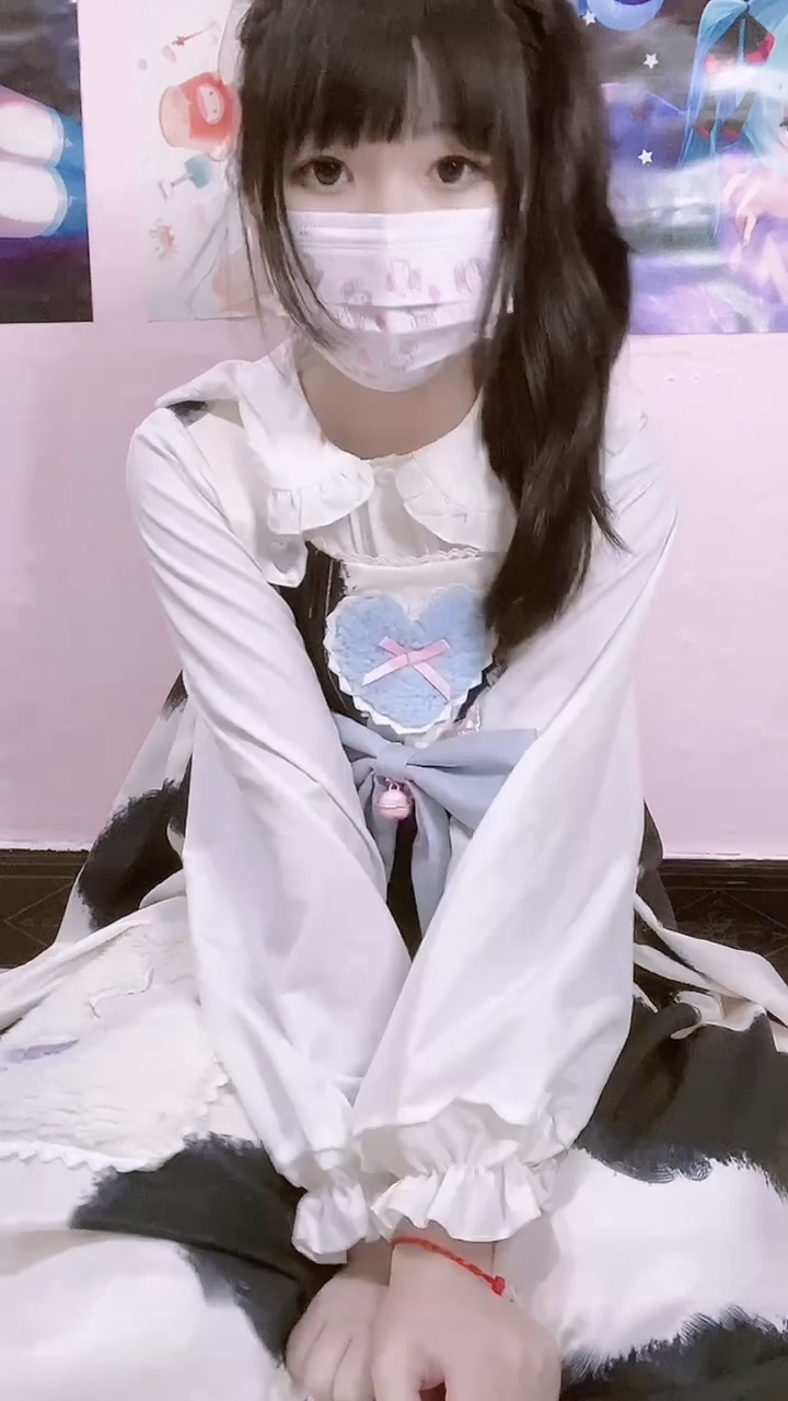 莉莉酱，超可爱露脸萌妹[10v-3.4G]