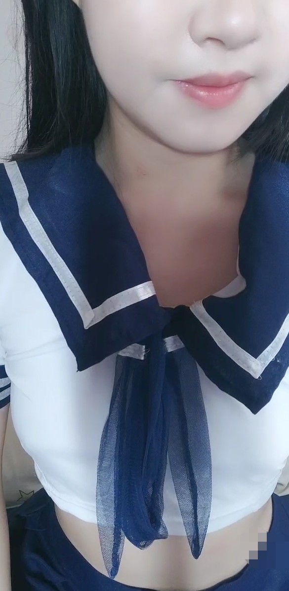 想要爸爸抱！大眼睛颜值美女-学生制服Jk诱惑，没穿内裤掰穴特写，假屌快速抽插，爽的娇喘呻吟 765M