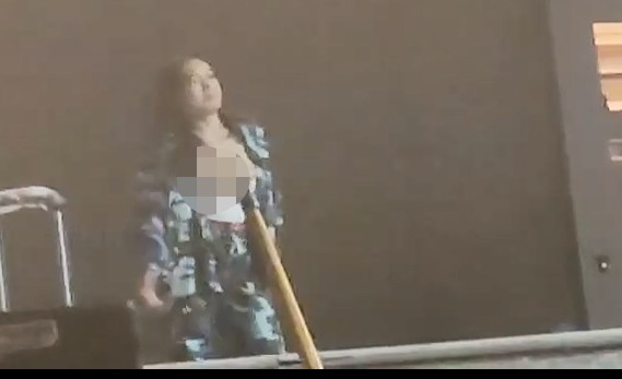 最近的瓜-军训大奶妹子跳舞甩奶多版本合集 (说是潍坊科技学院也有说是西北民族大学)版本很多但是清晰度不高 23V 200M