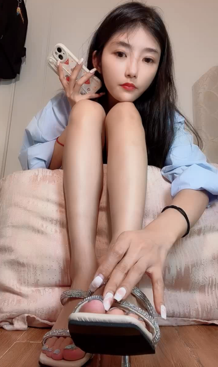 足控-易直播 爱吃的包子 15(1V,200M)