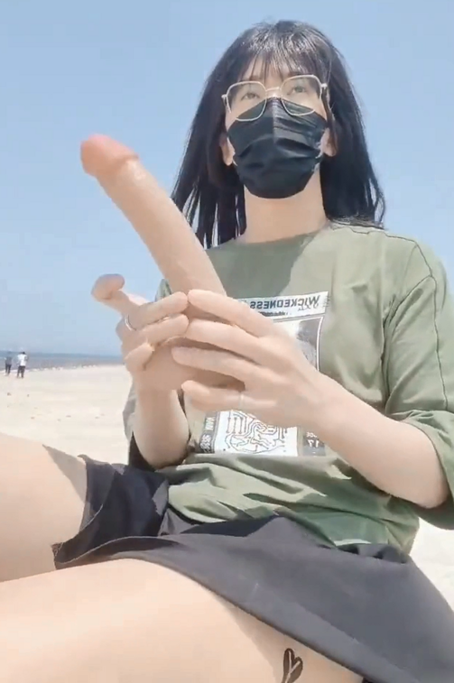 另类453弹-国产CD 筱黎 -人前露出自慰(1V,147M)