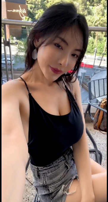 人气巨R骚货-谭晓彤-onlyfans 原版合集 4(7V,2.66G)
