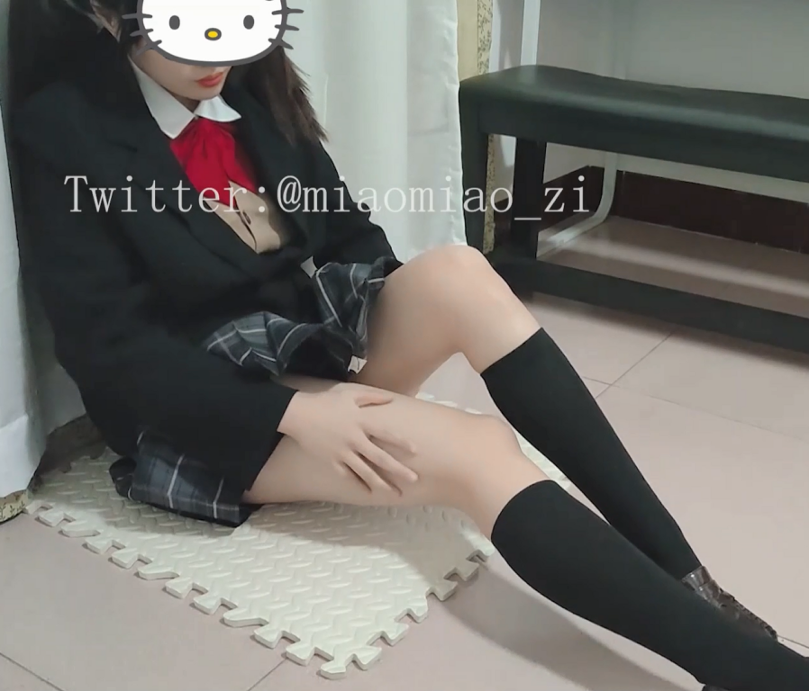 福利姬-miaomiaozi -双马尾JK黑丝(8p,1V,844M)