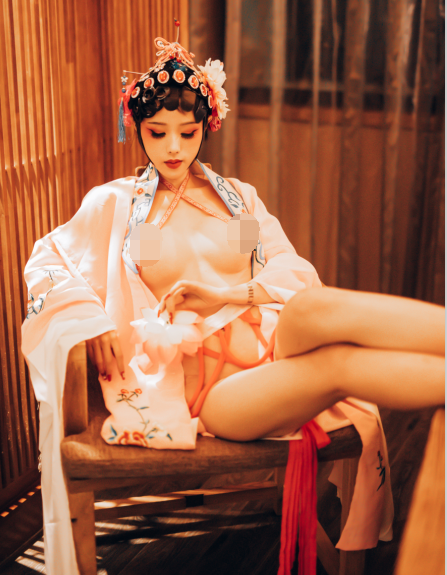 超人气漏点女菩萨-钛合金TiTi-潘金莲(83P,571M)