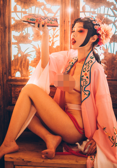 超人气漏点女菩萨-钛合金TiTi-潘金莲(83P,571M)