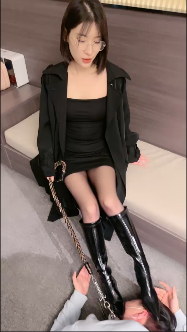 套路直播简一 - 等待你的女王回家【1V】【537MB百度云】