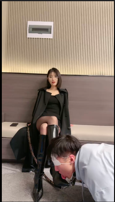 套路直播简一 - 等待你的女王回家【1V】【537MB百度云】