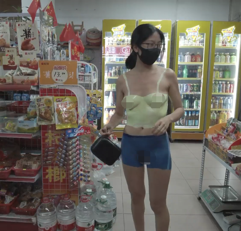 露出女神-小k-金主定制-彩绘服装夜晚街头裸行（1V,1.33G）