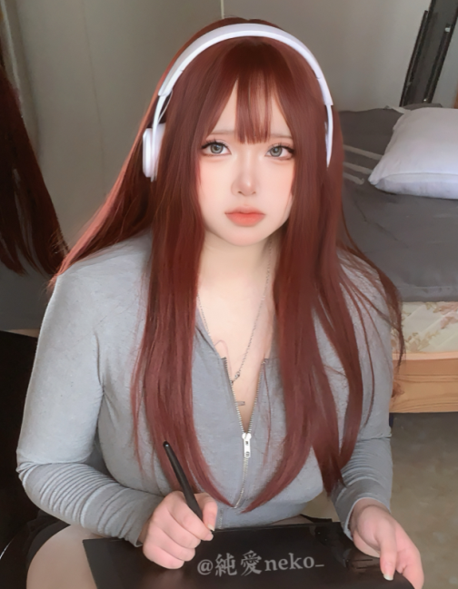 超巨乳骚鸡-純愛neko-居家画师(42P,294M)