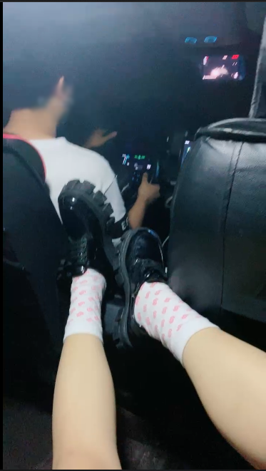 套路直播不知名美女- 车内开发网约车司机【1V】【797MB百度云】