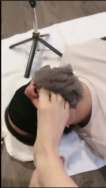 套路直播筱月S-喂食场-丝袜内库塞嘴深喉吐【1V】【500MB百度云】