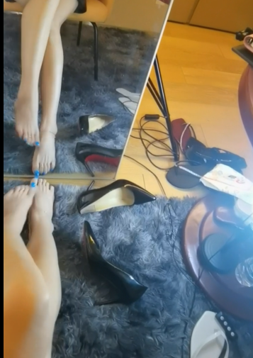 足控精品-抖音极品足模 胖虎-足交美足诱惑合集 2（11V,1.08G）
