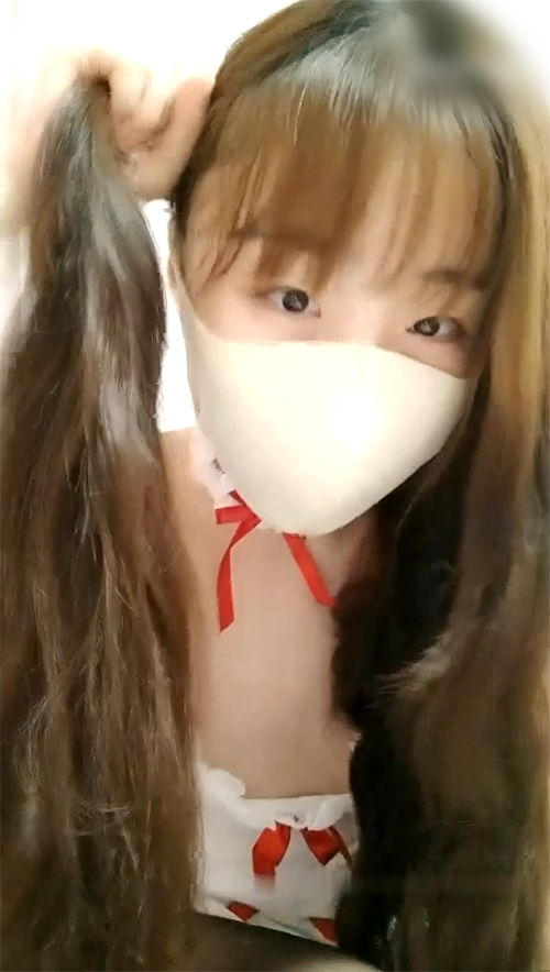 无毛肥逼口罩萌妹子双人啪啪大秀 情趣女仆装后入猛干最后射在嘴里1.63g