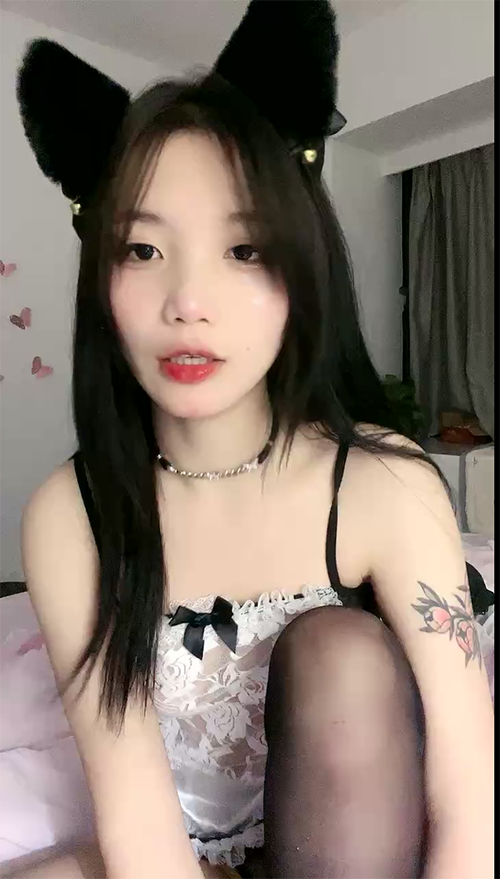 情趣猫耳朵！新人下海呆萌少女！扒开丁字裤，无毛粉嫩小穴，跳蛋震穴爽的颤抖，洞口流出白浆307m
