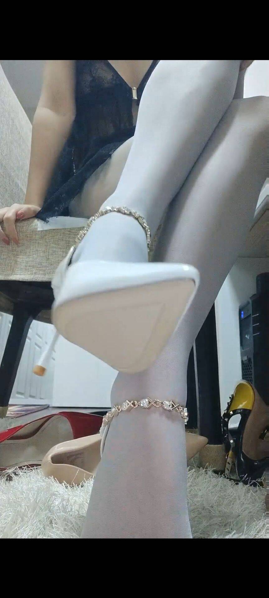 （补）剧情自慰美脚玉足淫语骚话 老牌网黄倩倩女王大合集 139v 13g