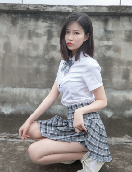 清纯素人模特-仔然-大尺度视图-jk天台(78P,1V,446M)