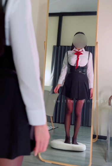 顶级巨乳-npxvip-of原版-学生装(1V,555M)