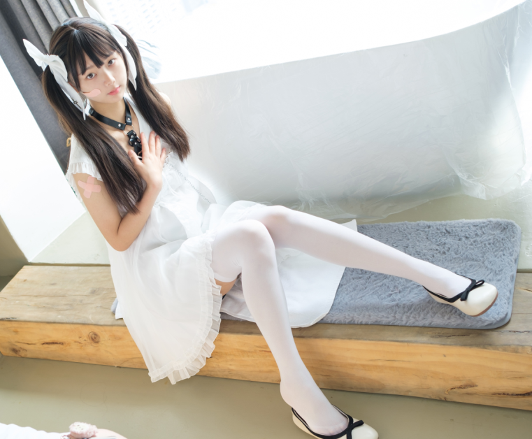 漏三点-稚乖画册-赤西夜夜-初音少女(130P,1V,5.75G)