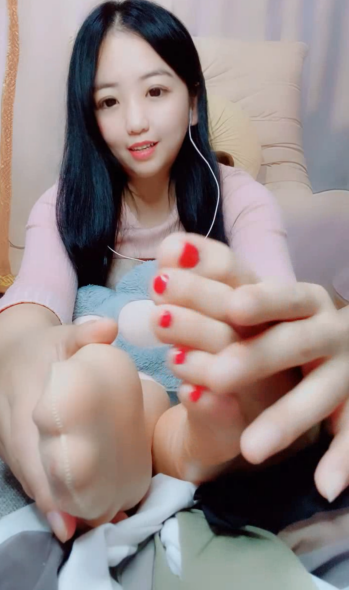 足控-易直播 蜜桃啵啵(1V,333M)