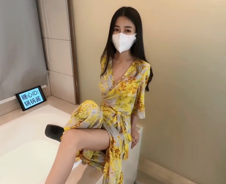 极品美少女-锅锅酱-黄色战袍(1V,265M)