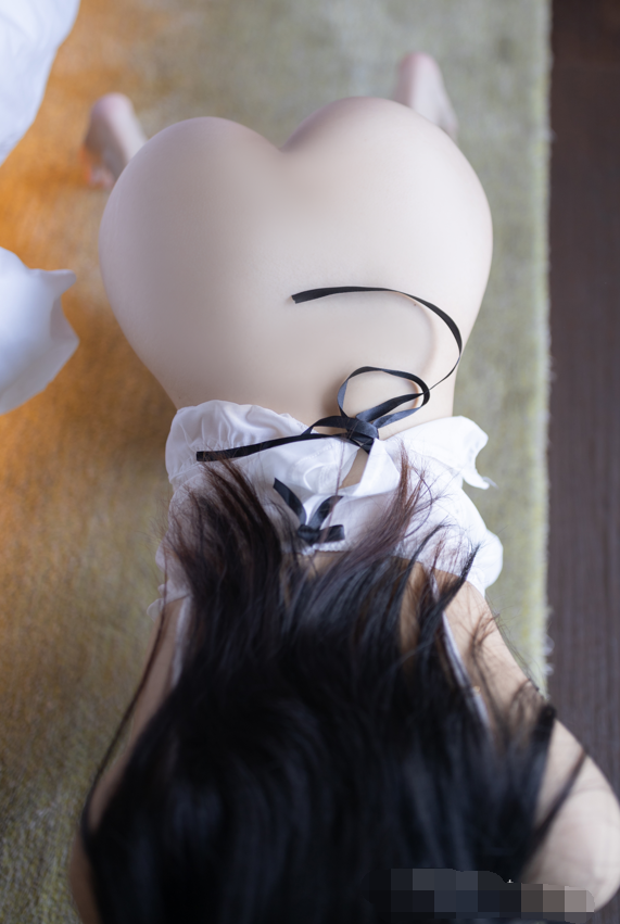 颜值巅峰秀人网当红女神模特【谢小蒽】诱人私拍，脱光假鸡巴插入紫薇，摄影师揉奶抠逼