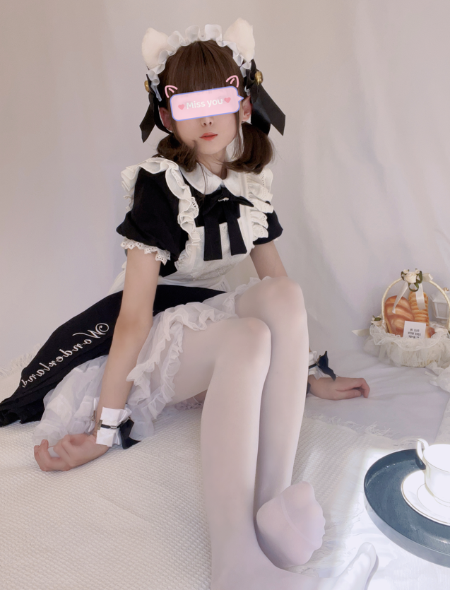 白丝奶糖酱 – 白丝女仆 【146P1.44G】
