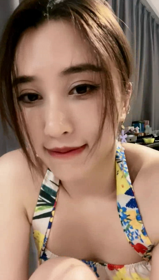 首次道具~喷水~菊花会呼吸~!魏魏a 直播以来从未流出【9V2.78G】