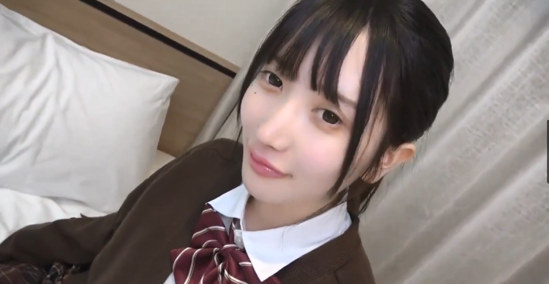 清纯双马尾学生妹 娇小身材搭配巨乳真让人欲罢不能，疯狂抽插哭腔叫床中灌满嫩穴-----------------825M