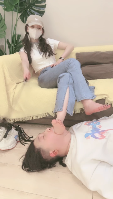 套路直播晚晚S-鞭打转胯裸足深喉专场【1V】【527MB百度云】