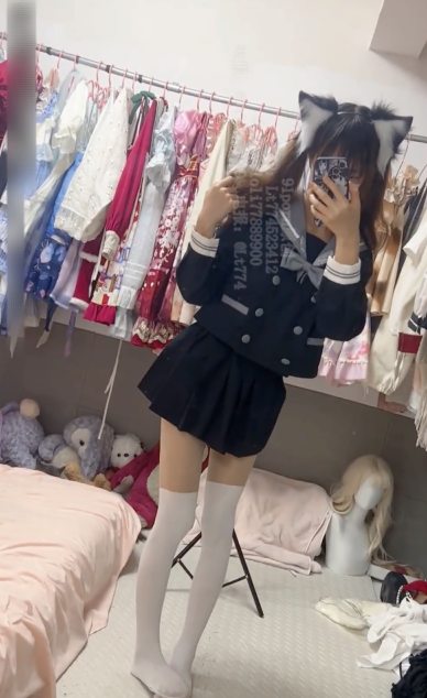 91极品萝莉-Lt774523412 -双马尾学生制服(1V,1.56G)