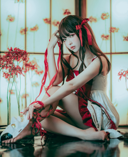 颜值cos-ElyEE子-10月订阅 (86P,2V,302M)