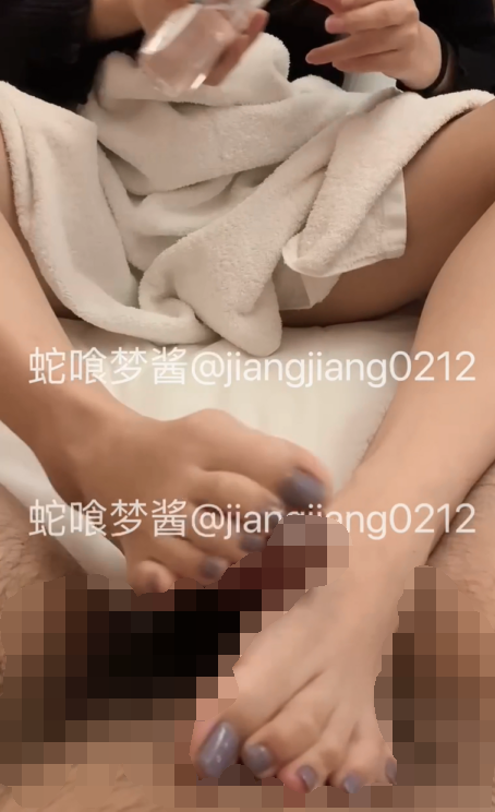 足控精品-推特极品美足-梦酱-足交小合集 18(2V,2.06G)
