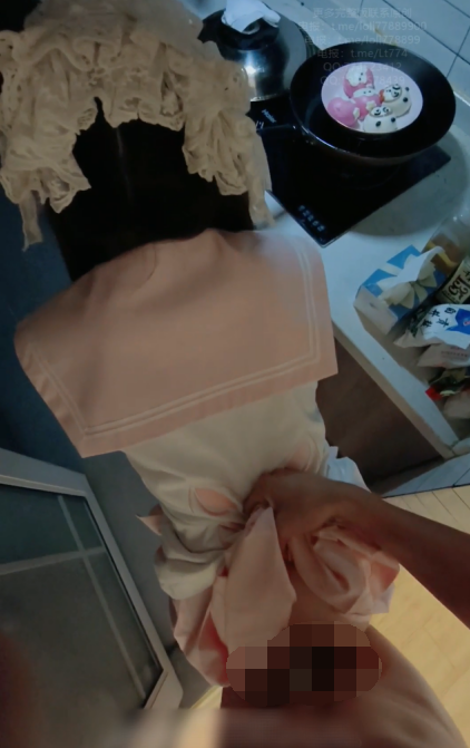 91极品萝莉-软软兔(Lt74523412)- 粉色水手服洛丽塔厨娘(1V,1.52G)