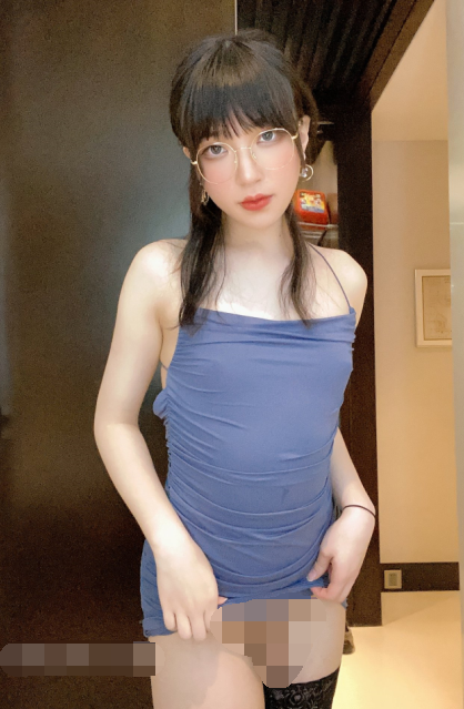 另类659弹-国产人气cd 余喵喵-小合集 2（254P,2V,599M）