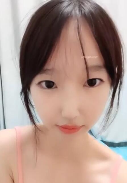 国产主播【小悦宝】校花学妹~!掰穴特写~新道具自慰-140m