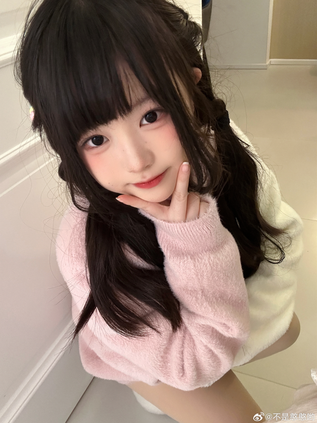 微博 不是憨憨哟 高颜值美女 【541P689M】