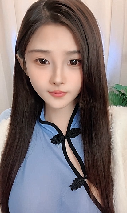 明星颜值甜蜜女神【苏州狐狸】绿播下海小尺度！撩起情趣装，一对豪乳又大又白，白丝袜美腿性感，脱下裤子大白屁股拍打