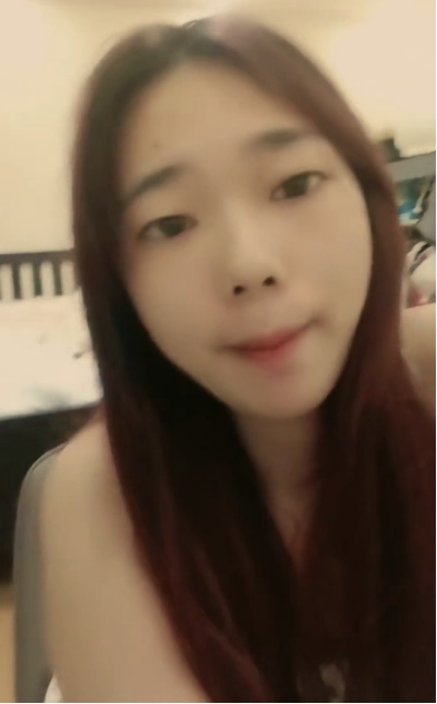 刚下海的小仙女，【小野马】，00后好身材大奶子，拿着玩具把自己捅得好爽哇哇叫702M
