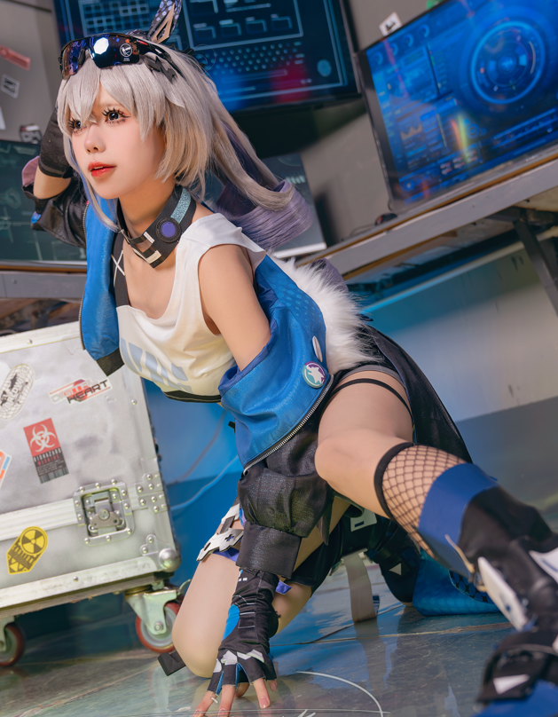 咬人小小兔（咬一口兔娘）一月作品 -【崩铁·银狼】