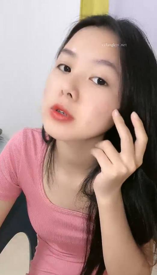 2024年2月，清纯学妹，好乖巧漂亮【小瑜】难得一遇的邻家小美女，BB又粉又嫩，必须珍藏不可错过！【5V1.76G】