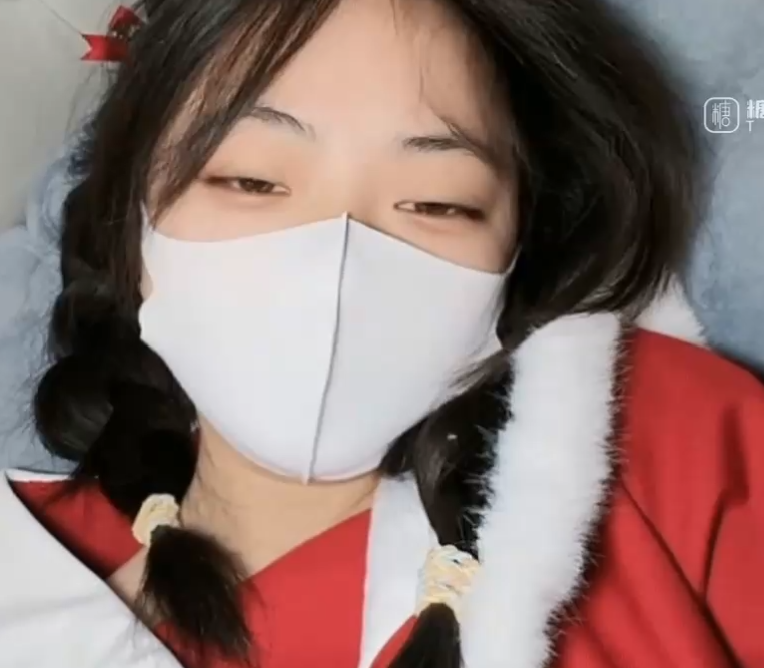 极品肥臀萝莉小奈 糖心 春节 1V 443M