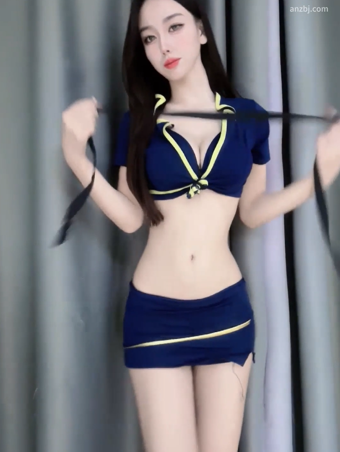 抖音丨高颜值女神 恩宝不乖 定制福利 【9V1.01G】
