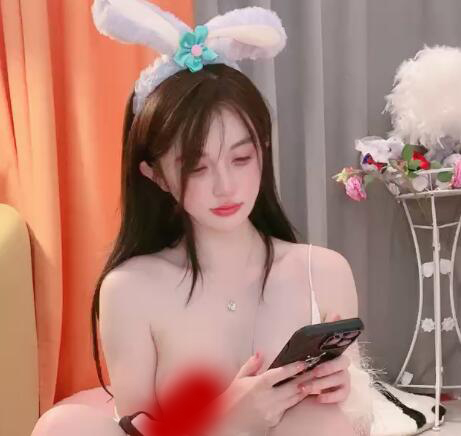 近期完美身材少女椰子水晶鞋诱惑-1v768m