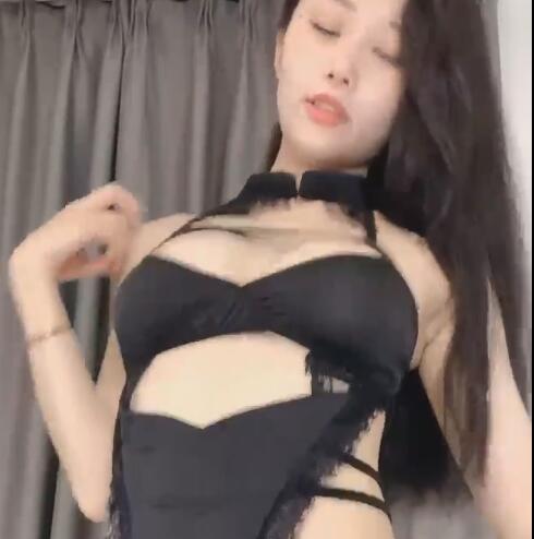 小玉美乳女神性感诱惑1v816m