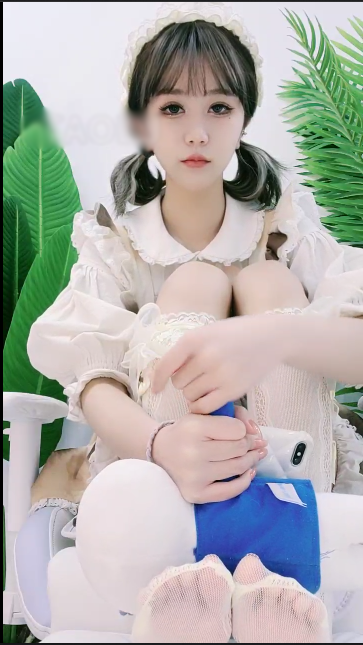 套路直播VlNNlE维妮 – Lolita第一视角【1V】【408MB百度云】
