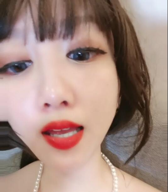 极品学妹【水水】全裸骚舞扒逼-1V1G