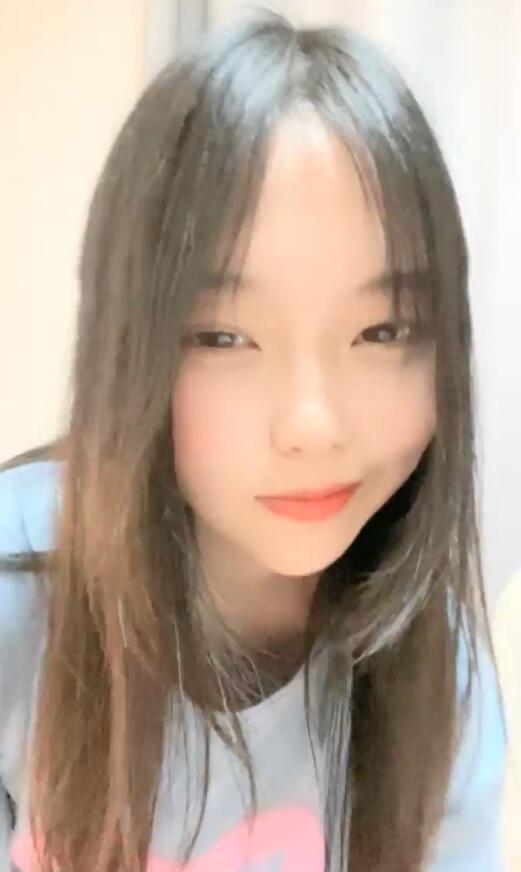 夹心糖饼 邻家少女下海直播！活泼可爱颜值高身材好-1v360m