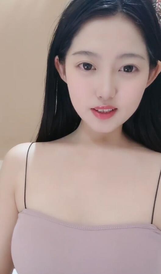 想要爸爸抱 大眼睛美少女，掰开粉穴道具猛捅-1v604m