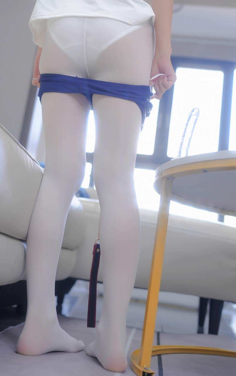 小婕 - 校服白丝 [49P1V-302MB]