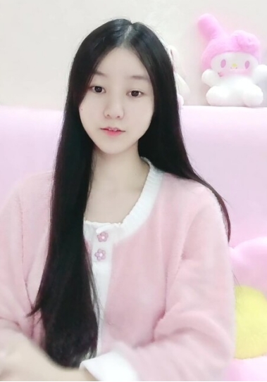 邻家妹妹甜美少女！难得大尺度诱惑！白嫩奶子多毛粉穴，张开双腿掰开，翘起屁股特写，嫩穴待开发854M